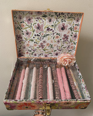 Bridal Themed Pretzel Rods - Get Inspired