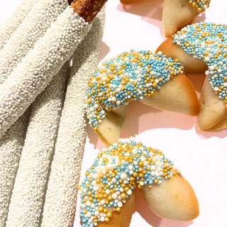 Bridal Themed Pretzel Rods - Get Inspired