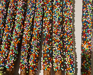 Primarily Nonpareils, Primary Colored Dozen